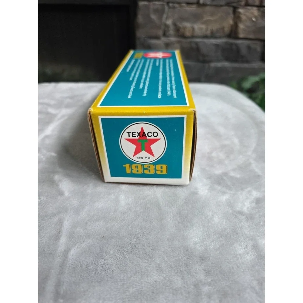 1993 ERTL Texaco 1939 Dodge Airflow Coin Bank 10th IN Series Die cast